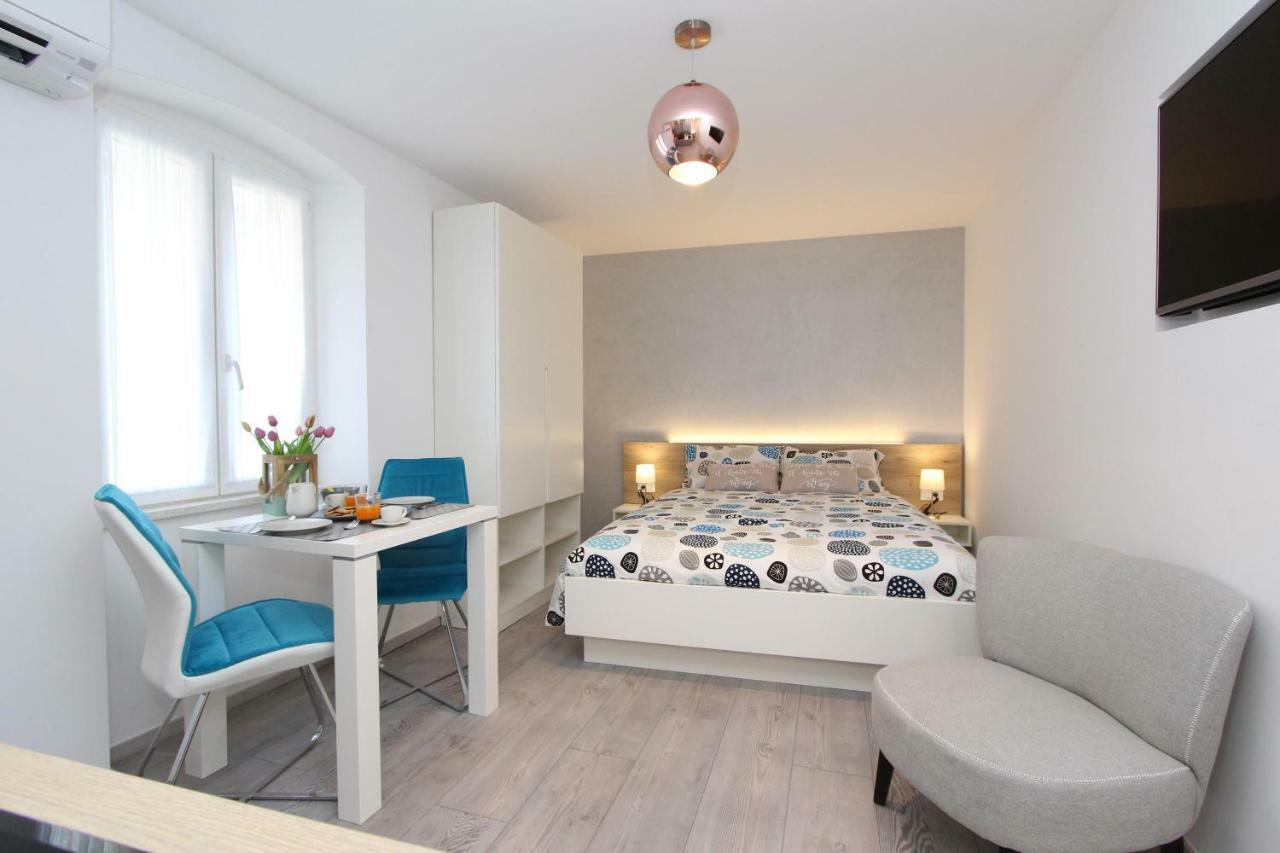 Studio Apartment Kris Rovinj Eksteriør billede