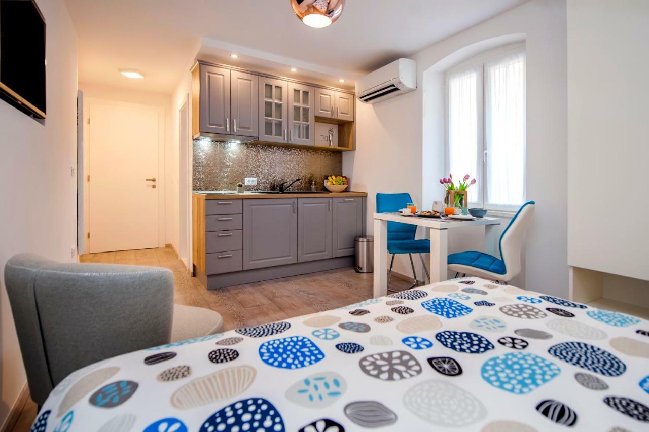 Studio Apartment Kris Rovinj Eksteriør billede