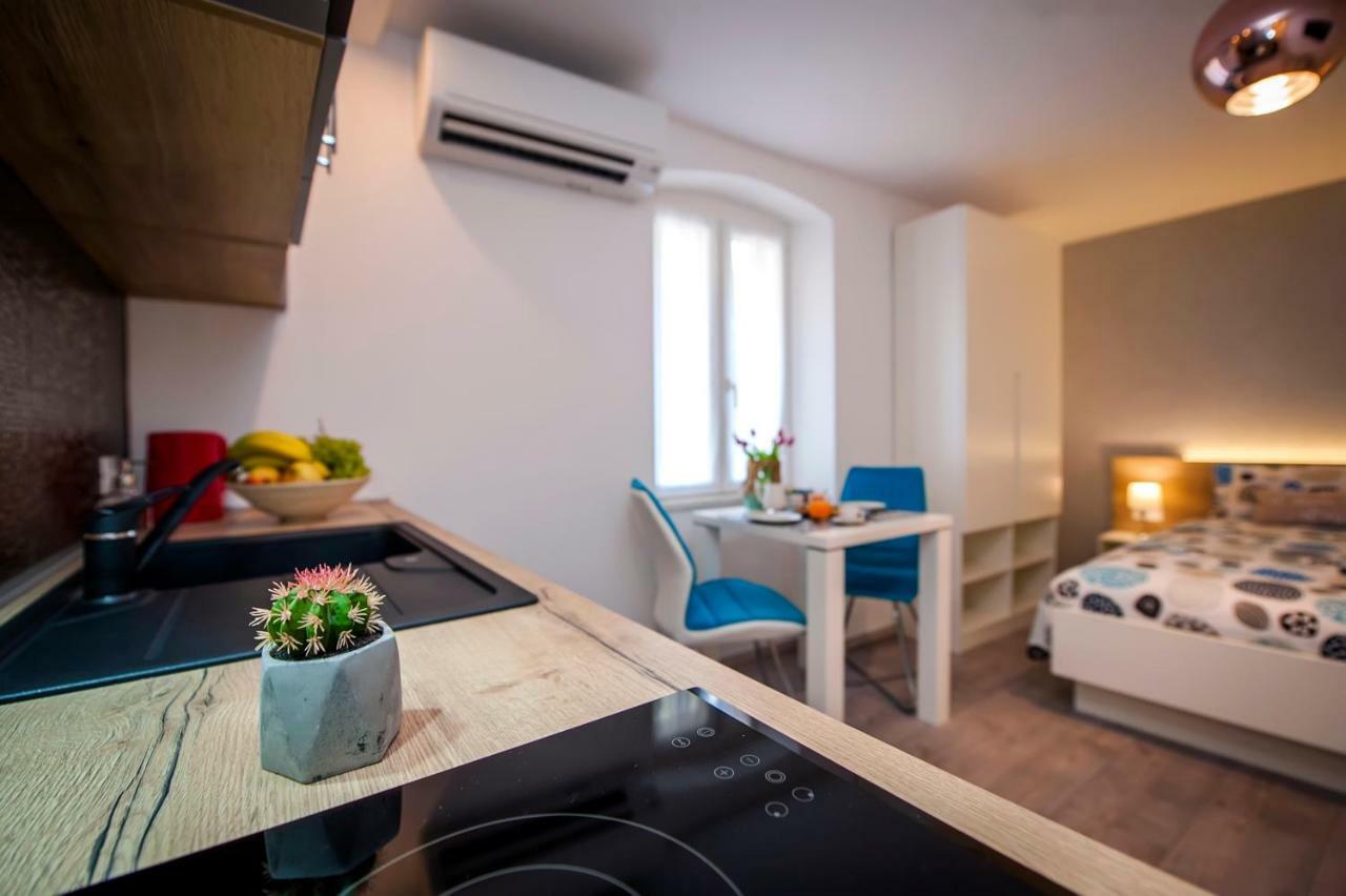 Studio Apartment Kris Rovinj Eksteriør billede